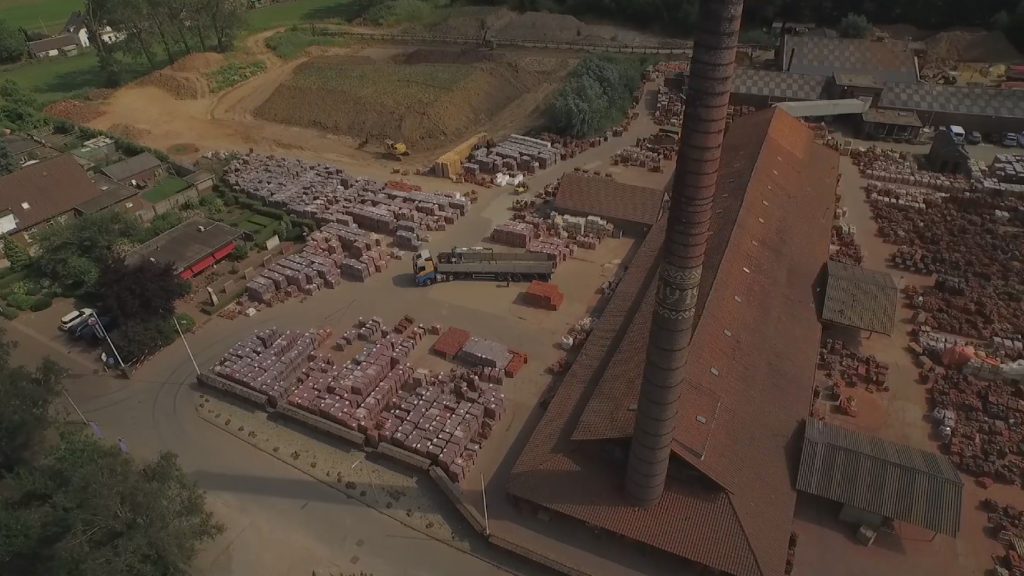 Steenfabriek Vogelensangh met de schoorsteen